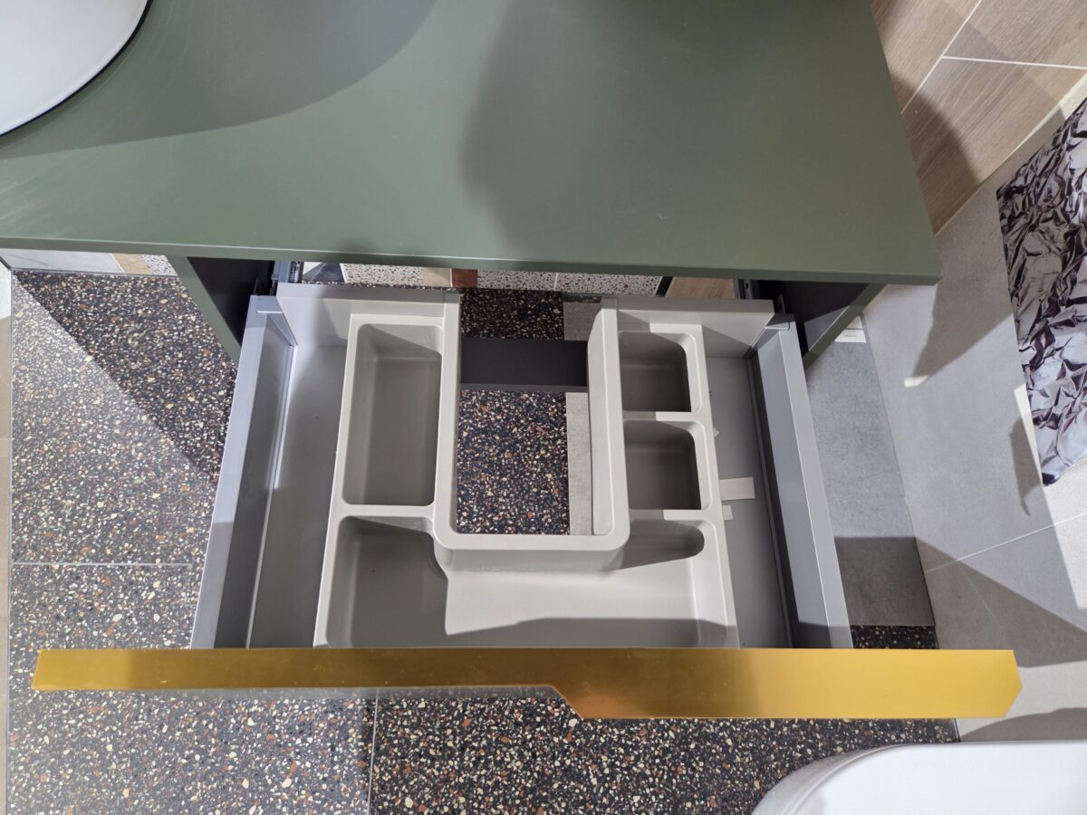 ELITA SZAFKA ŁAZIENKOWA PODUMYWALKOWA - ZESTAW LOOK 60 1S FOREST GREEN MATT, BLAT NASZAFKOWY, UCHWYT LISTWOWY  LOOK GOLD 60 MODEL Z EKSPOZYCJI - obrazek 3
