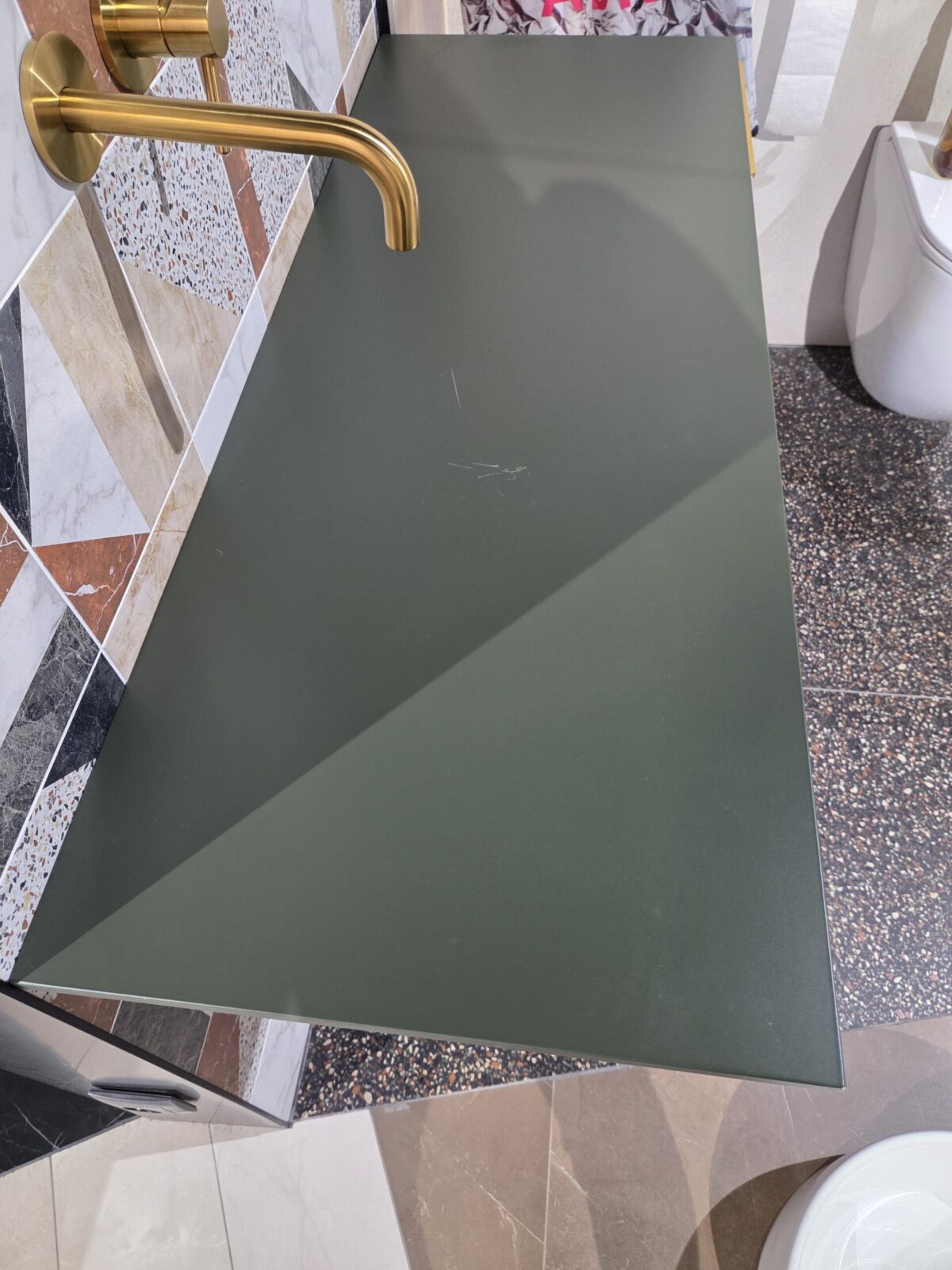 ELITA SZAFKA ŁAZIENKOWA PODUMYWALKOWA - ZESTAW LOOK 60 1S FOREST GREEN MATT, BLAT NASZAFKOWY, UCHWYT LISTWOWY  LOOK GOLD 60 MODEL Z EKSPOZYCJI - obrazek 5